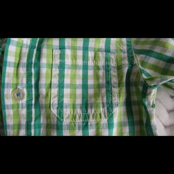 Carter's 12 month Button Down Green And White - Picture 6 of 6